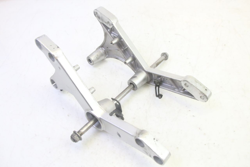 photo de SUPPORT MOTEUR SUZUKI DL V STROM 1000 (2002 - 2007) - Vue d’ensemble