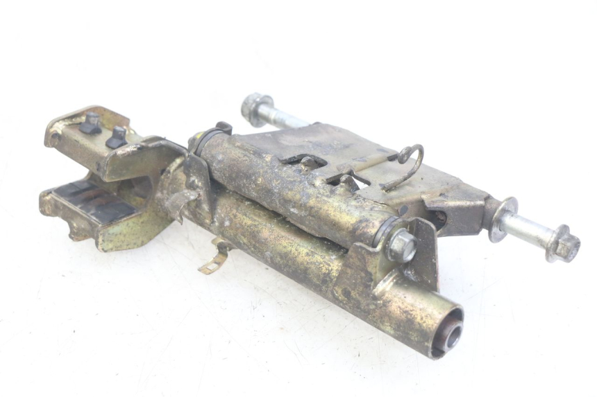 photo de SUPPORT MOTEUR HONDA FES PANTHEON 2T 125 (1998 - 2002) - Détail de la pièce