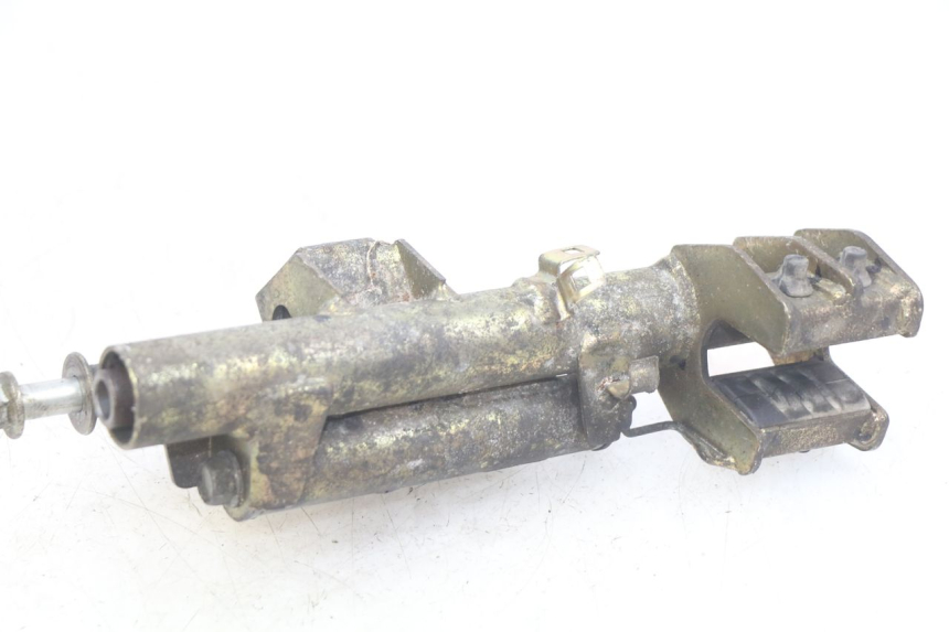 photo de SUPPORT MOTEUR HONDA FES PANTHEON 2T 125 (1998 - 2002) - Autre angle de vue