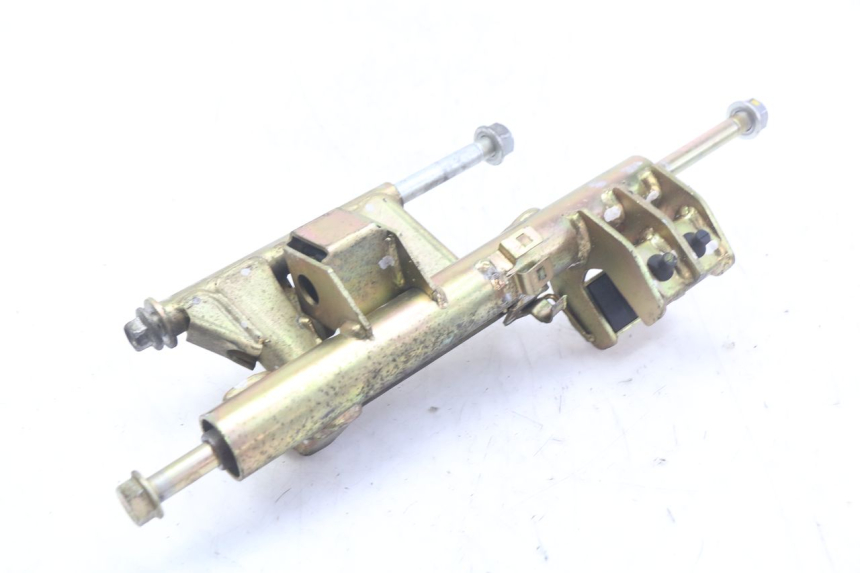 photo de SUPPORT MOTEUR HONDA FES PANTHEON 2T 125 (1998 - 2002) - Détail de la pièce