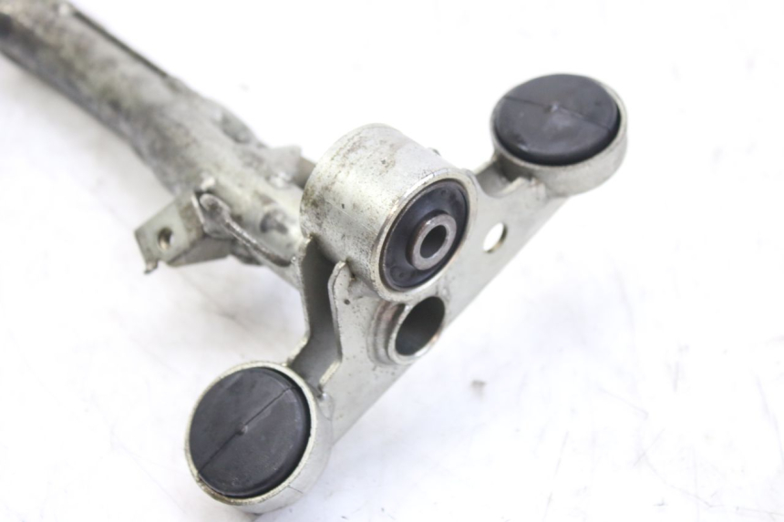 photo de SUPPORT MOTEUR HONDA FES S-WING SWING ABS 125 (2007 - 2015) - Détail de la pièce