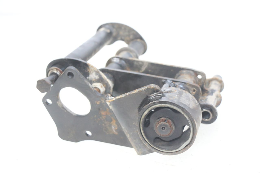 photo de SUPPORT MOTEUR PIAGGIO FLY 100 (2006 - 2010) - Détail de la pièce