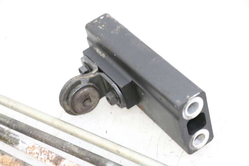 photo de SUPPORT MOTEUR YAMAHA FZ6 FAZER S2 600 (2007 - 2011) - Zoom état d’usage