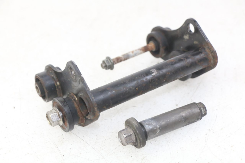 photo de SUPPORT MOTEUR YAMAHA FZS FAZER 600 (1998 - 2001) - Détail de la pièce