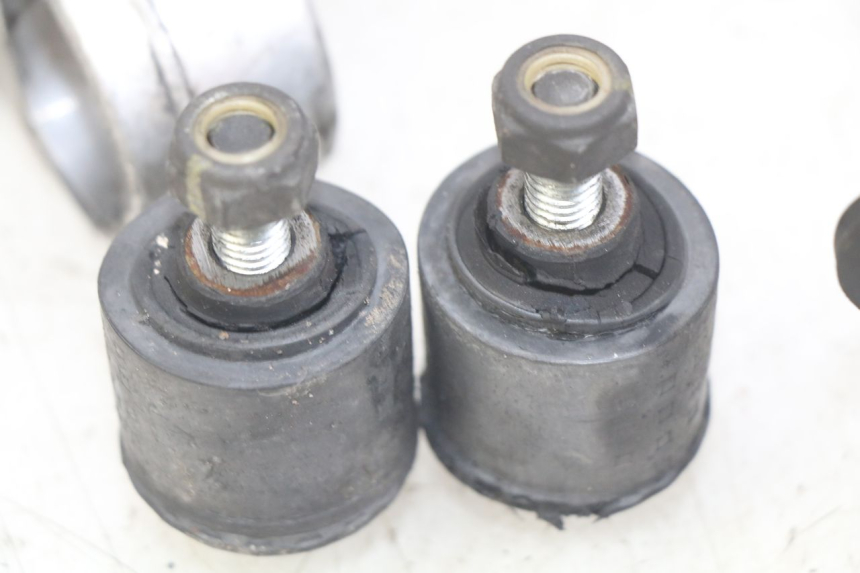 photo de SUPPORT MOTEUR GILERA GP 800 (2007 - 2013) - Zoom état d’usage