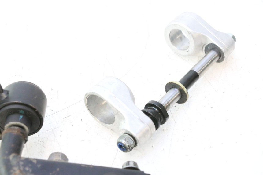 photo de SUPPORT MOTEUR GILERA GP 800 (2007 - 2013) - État de surface