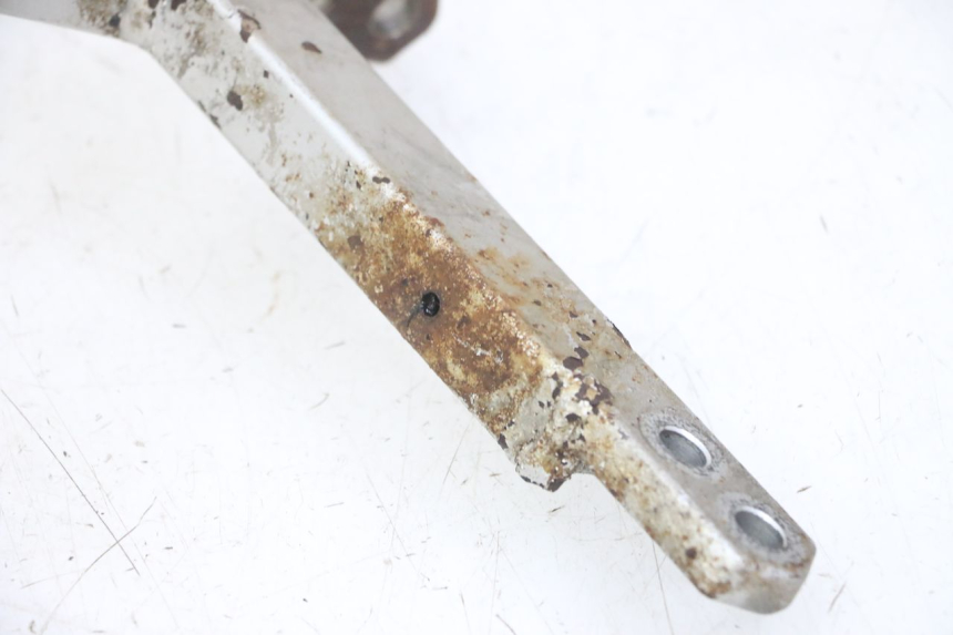 photo de SUPPORT MOTEUR SUZUKI GS GSE 500 (2001 - 2003) - Zoom état d’usage