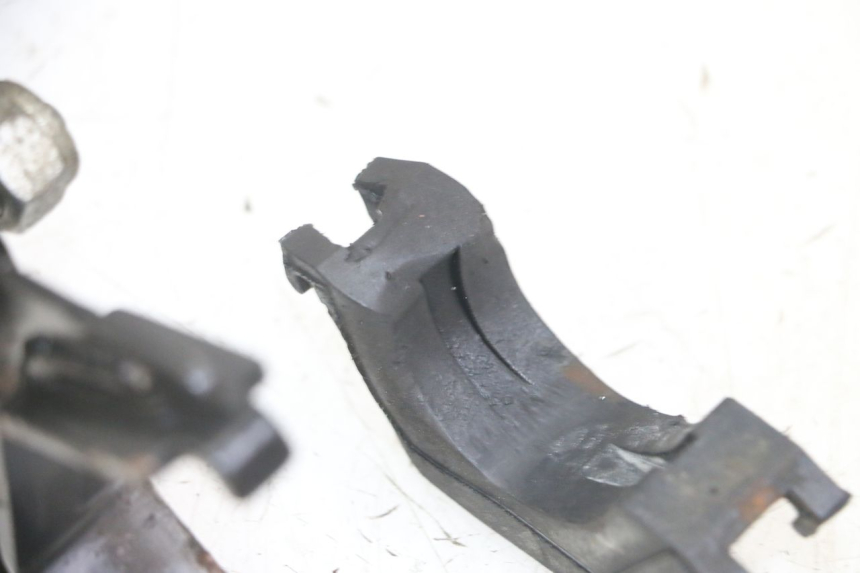 photo de SUPPORT MOTEUR PEUGEOT JET FORCE CARBU 50 (2003 - 2016) - Zoom état d’usage