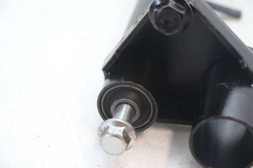 photo de SUPPORT MOTEUR PEUGEOT KISBEE 2T 50 (2018 - 2022) - Autre angle de vue