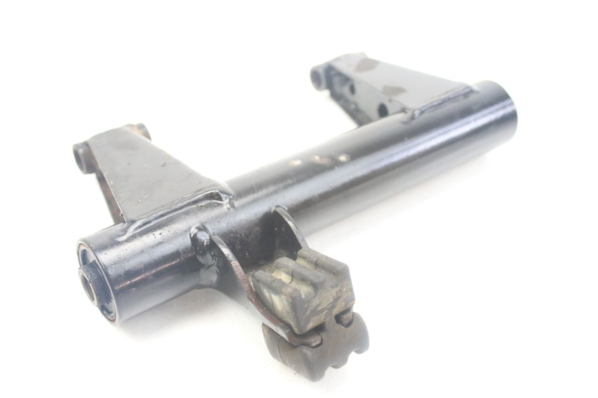 photo de SUPPORT MOTEUR PEUGEOT KISBEE 4T 50 (2010 - 2017) - Autre angle de vue