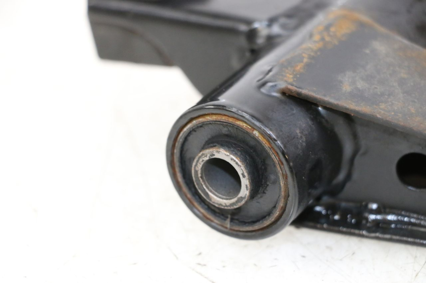 photo de SUPPORT MOTEUR PEUGEOT KISBEE 4T 50 (2018 - 2022) - Zoom état d’usage