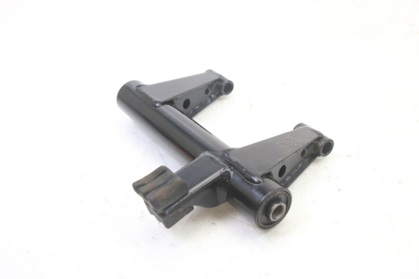 photo de SUPPORT MOTEUR PEUGEOT KISBEE 4T 50 (2018 - 2022) - Gros plan technique