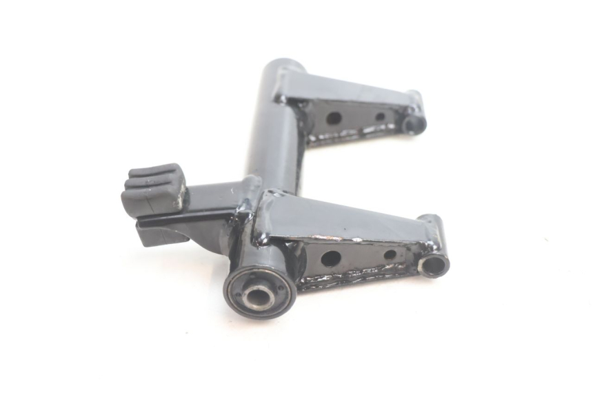 photo de SUPPORT MOTEUR PEUGEOT KISBEE 4T 50 (2018 - 2022) - Gros plan technique