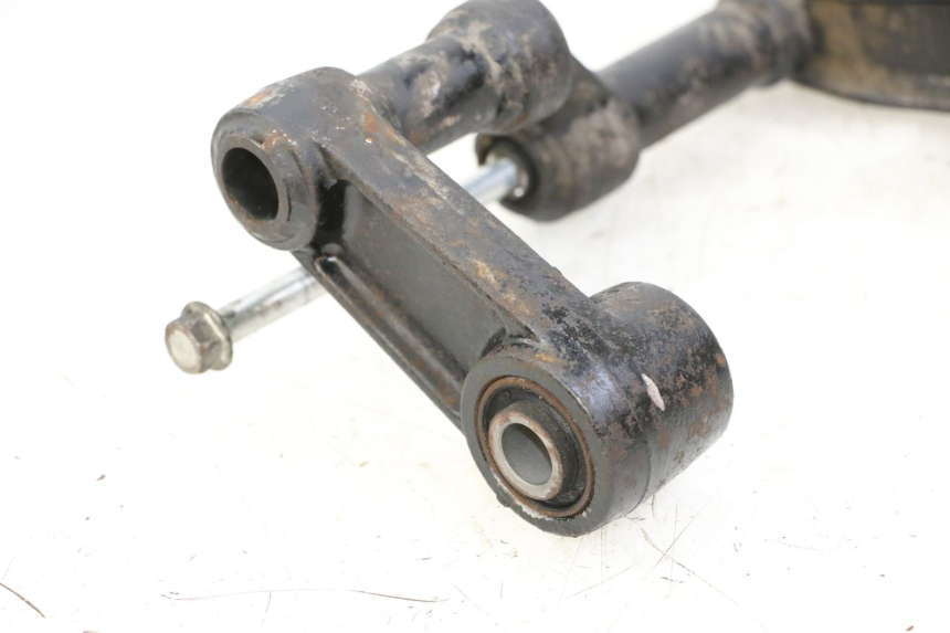 photo de SUPPORT MOTEUR KYMCO DINK STREET 125 (2009 - 2014) - Autre angle de vue