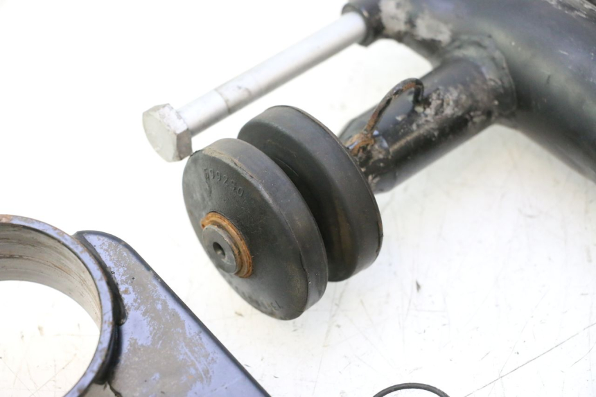photo de SUPPORT MOTEUR PIAGGIO LIBERTY IGET S 125 (2016 - 2020) - Gros plan technique