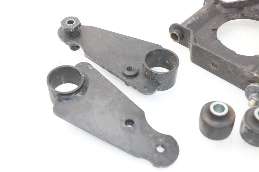 photo de SUPPORT MOTEUR PEUGEOT METROPOLIS 400 (2017 - 2020) - Autre angle de vue