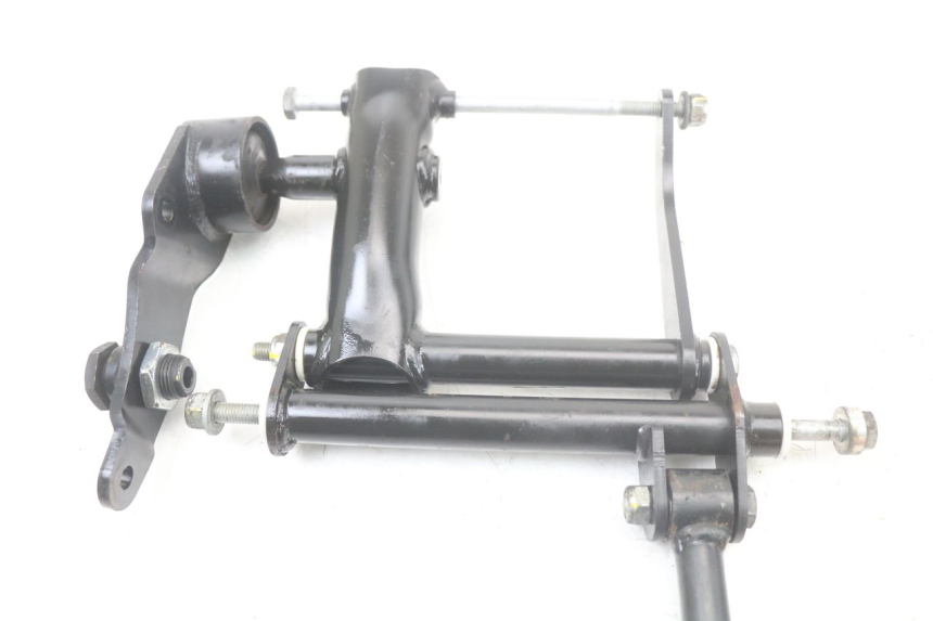 photo de SUPPORT MOTEUR PIAGGIO MP3 HPE 350 (2018 - 2020) - Vue produit