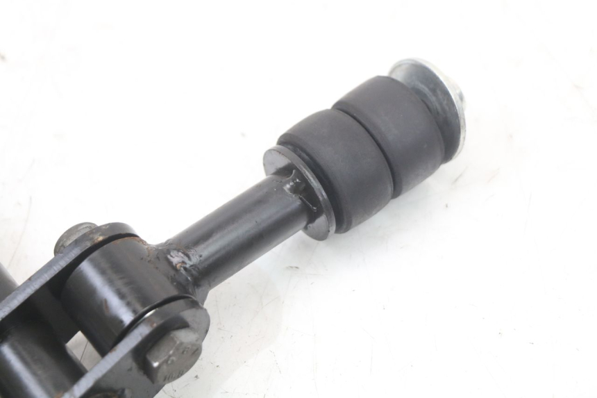 photo de SUPPORT MOTEUR PIAGGIO MP3 HPE 350 (2018 - 2020) - Gros plan technique