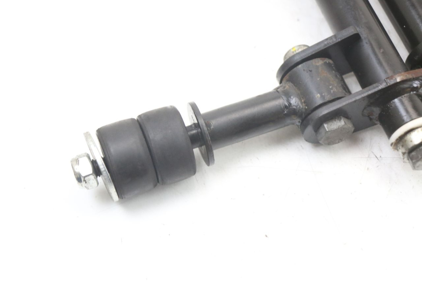 photo de SUPPORT MOTEUR PIAGGIO MP3 HPE 350 (2018 - 2020) - Points de fixation