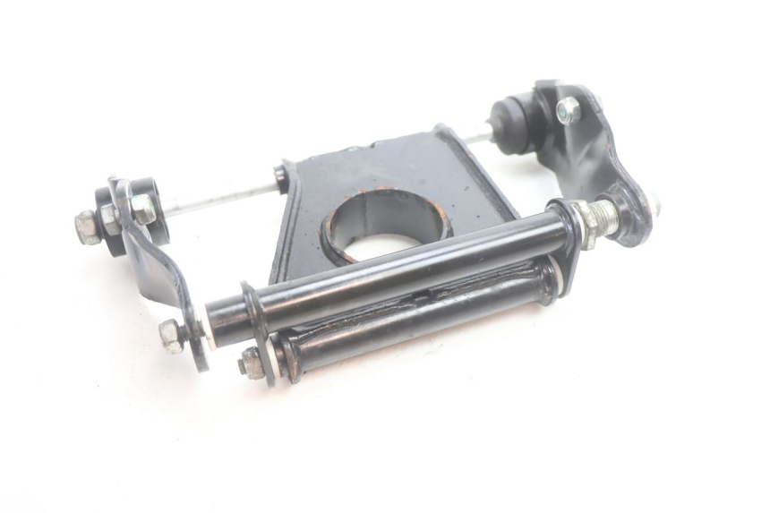 photo de SUPPORT MOTEUR PIAGGIO MP3 HPE 530 (2022 - 2026) - Autre angle de vue