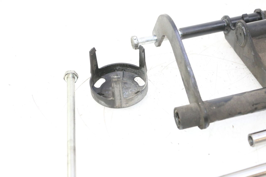 photo de SUPPORT MOTEUR PIAGGIO MP3 LT 300 (2010 - 2016) - Photo complémentaire
