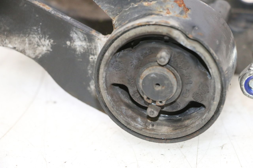 photo de SUPPORT MOTEUR PIAGGIO MP3 LT 300 (2010 - 2016) - Points de fixation