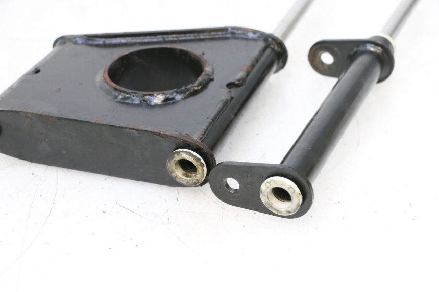 photo de SUPPORT MOTEUR PIAGGIO MP3 LT 400 (2007 - 2012) - Gros plan technique