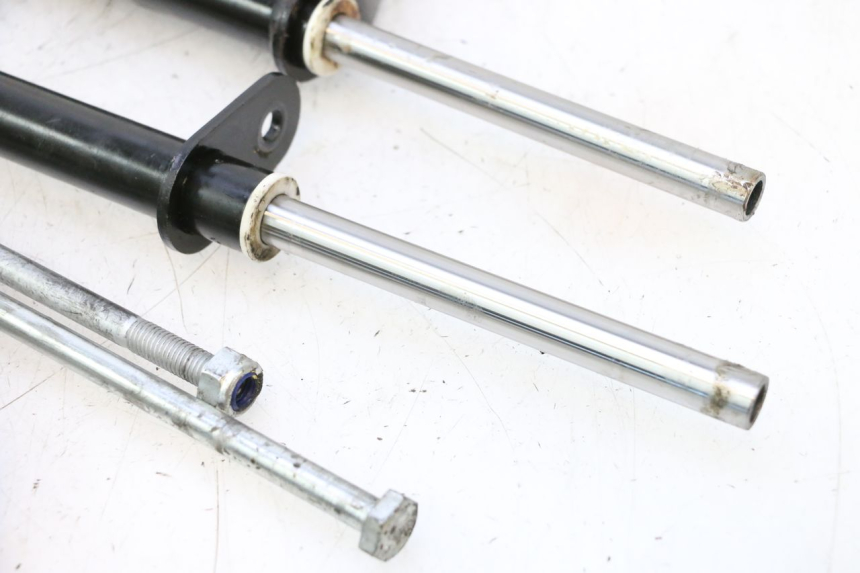 photo de SUPPORT MOTEUR PIAGGIO MP3 LT 400 (2007 - 2012) - Points de fixation