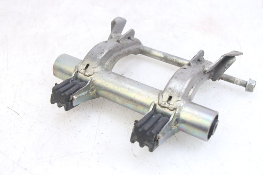 photo de SUPPORT MOTEUR HONDA PCX (JF47) 125 (2012 - 2013) - Autre angle de vue