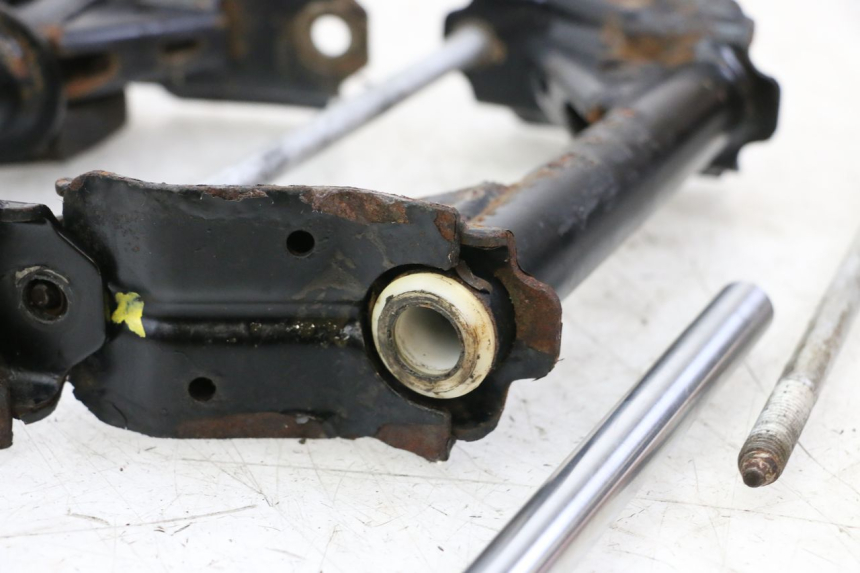 photo de SUPPORT MOTEUR PEUGEOT SATELIS COMPRESSOR K15 125 (2006 - 2009) - Gros plan technique