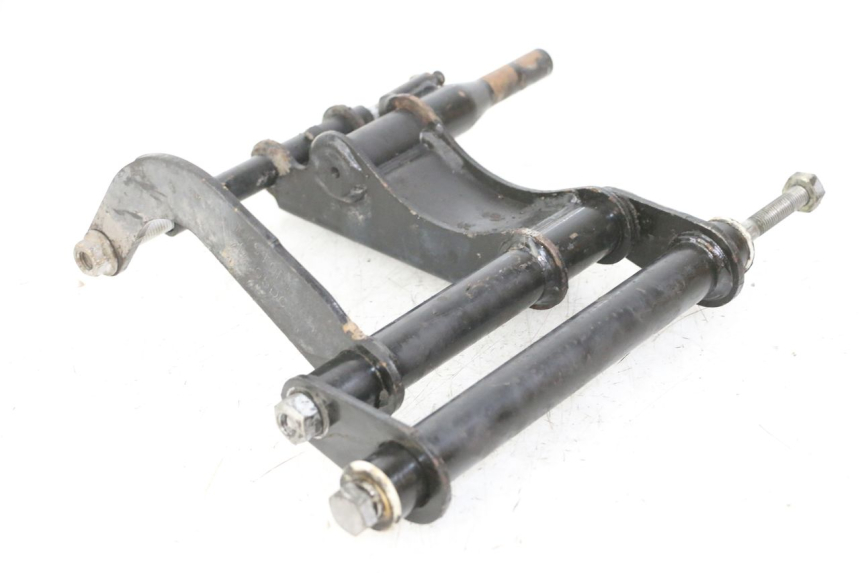 photo de SUPPORT MOTEUR PIAGGIO MP3 125 (2006 - 2014) - Gros plan technique