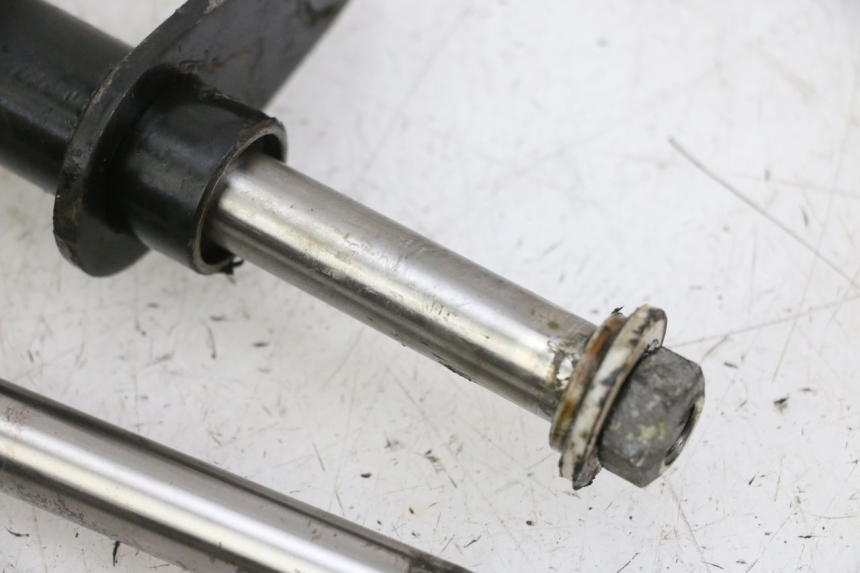 photo de SUPPORT MOTEUR PIAGGIO MP3 125 (2006 - 2014) - Points de fixation