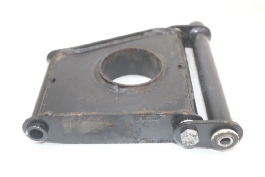 photo de SUPPORT MOTEUR PIAGGIO MP3 LT 400 (2007 - 2012) - Autre angle de vue