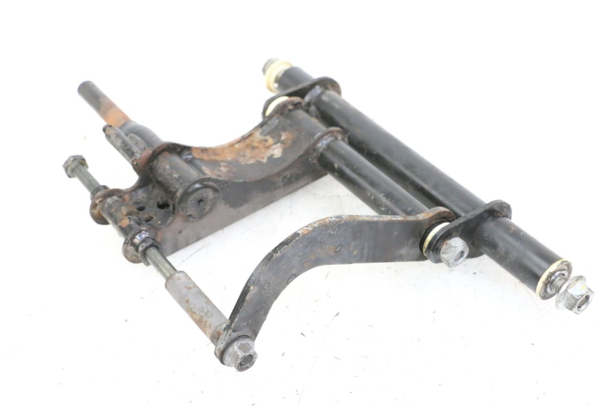 photo de SUPPORT MOTEUR PIAGGIO VESPA GRANTURISMO 200 (2004 - 2005) - Détail de la pièce