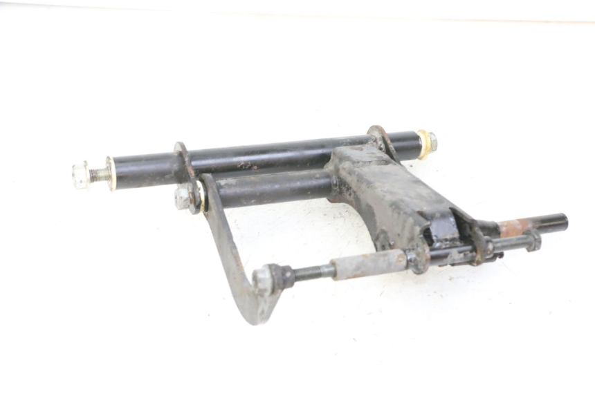 photo de SUPPORT MOTEUR PIAGGIO VESPA GRANTURISMO 200 (2004 - 2005) - Gros plan technique