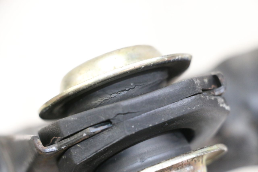 photo de SUPPORT MOTEUR PIAGGIO VESPA LX 150 (2005 - 2013) - Zoom état d’usage