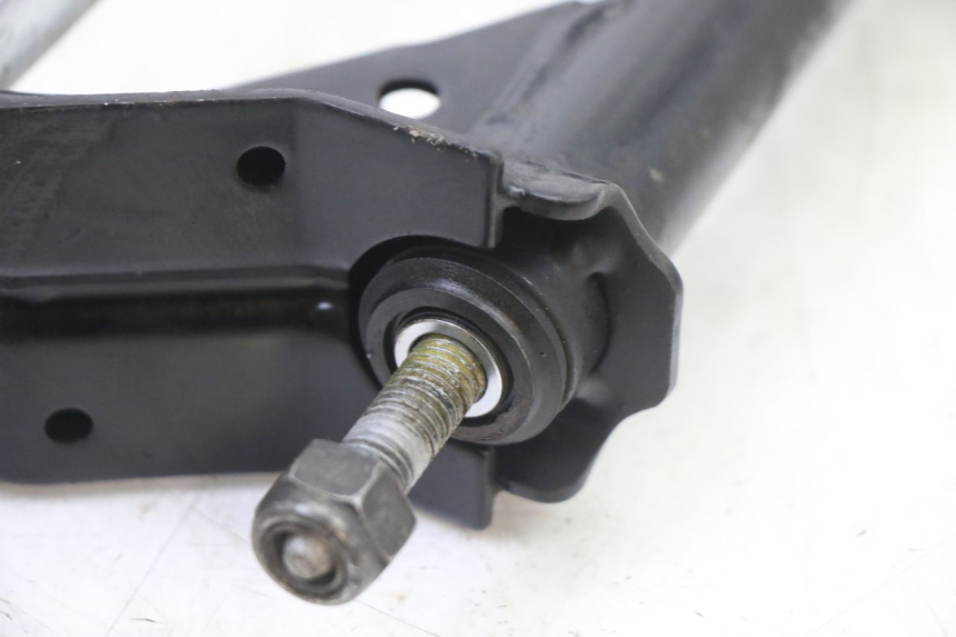 photo de SUPPORT MOTEUR PEUGEOT SATELIS 125 (2013 - 2018) - État de surface