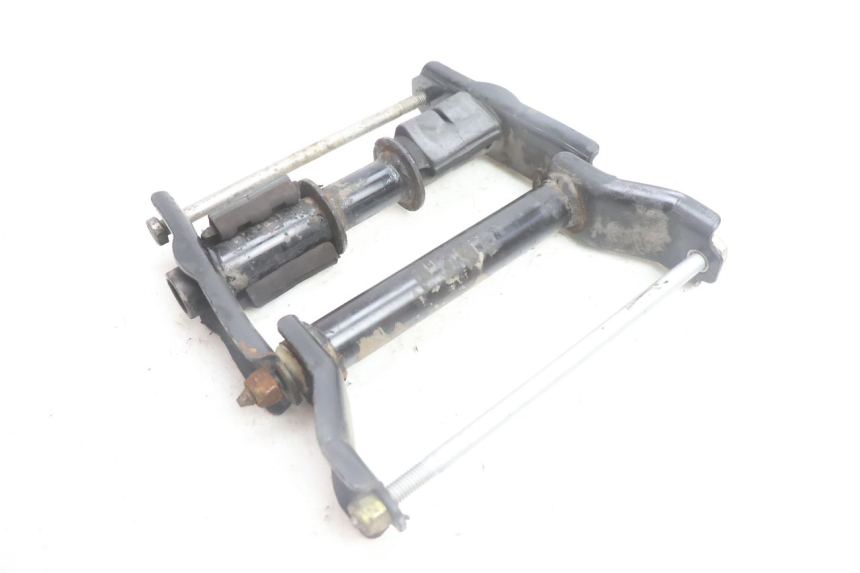 photo de SUPPORT MOTEUR PEUGEOT SATELIS 125 (2006 - 2009) - Autre angle de vue