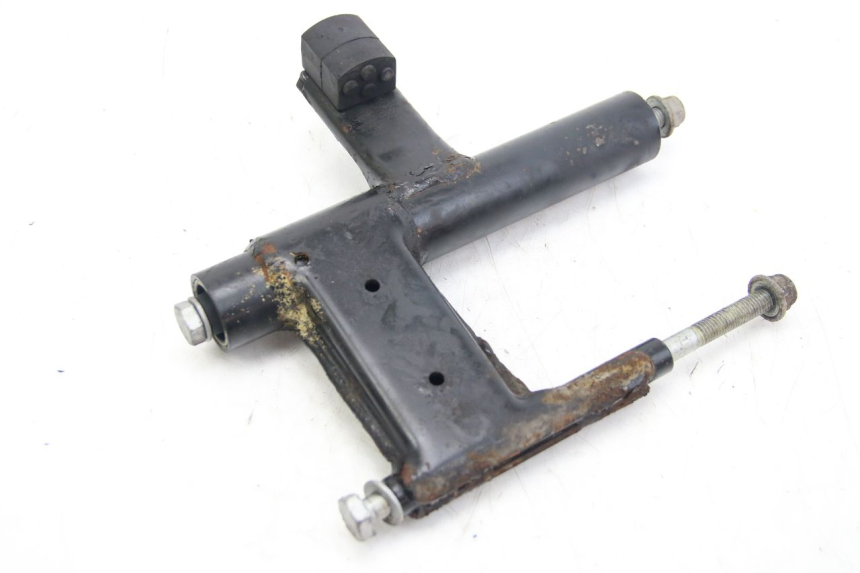 photo de SUPPORT MOTEUR APRILIA SCARABEO 4T 50 (2009 - 2017) - Gros plan technique