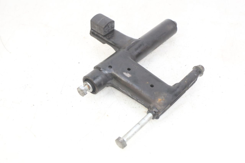 photo de SUPPORT MOTEUR APRILIA SCARABEO 100 (2003 - 2012) - Détail de la pièce