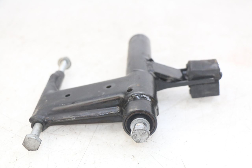 photo de SUPPORT MOTEUR APRILIA SCARABEO 100 (2003 - 2012) - Autre angle de vue