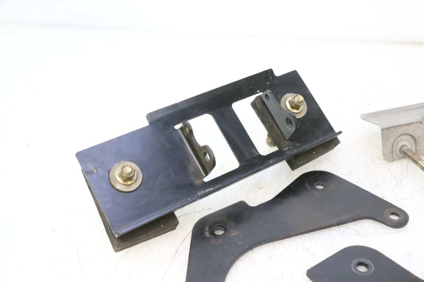 photo de SUPPORT MOTEUR CAN-AM SPYDER RS 1000 (2008 - 2012) - Gros plan technique