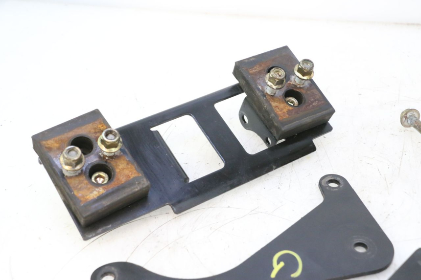 photo de SUPPORT MOTEUR CAN-AM SPYDER RS 1000 (2008 - 2012) - État de surface
