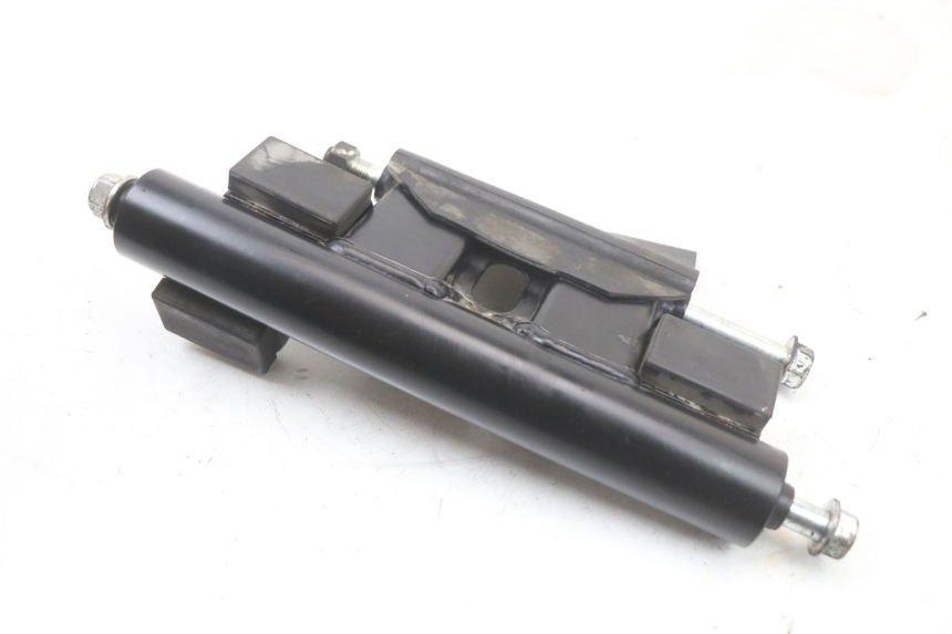 photo de SUPPORT MOTEUR SUZUKI BURGMAN 125 (2018 - 2021) - Autre angle de vue