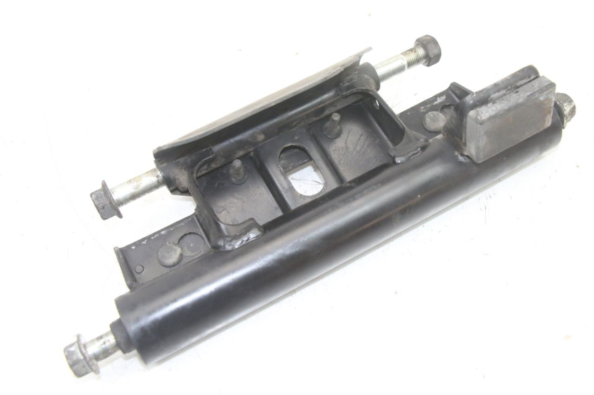 photo de SUPPORT MOTEUR SUZUKI BURGMAN 125 (2018 - 2021) - Zoom état d’usage