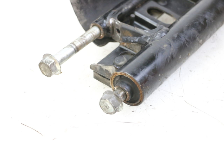 photo de SUPPORT MOTEUR SUZUKI BURGMAN 125 (2015 - 2017) - Autre angle de vue