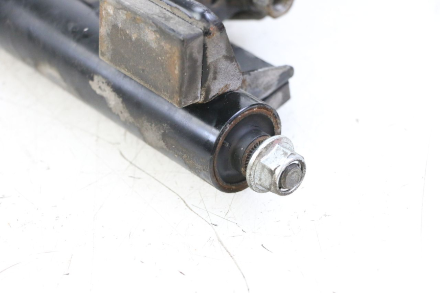 photo de SUPPORT MOTEUR SUZUKI BURGMAN 125 (2015 - 2017) - Gros plan technique