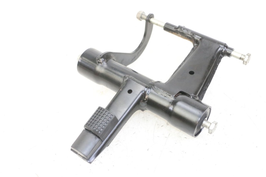 photo de SUPPORT MOTEUR APRILIA SXR 50 (2021 - 2023) - Autre angle de vue