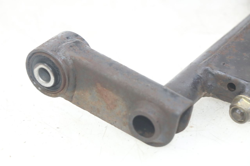 photo de SUPPORT MOTEUR SYM SYMPHONY 125 (2009 - 2015) - Autre angle de vue