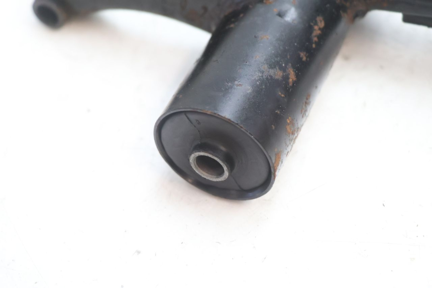 photo de SUPPORT MOTEUR PIAGGIO TYPHOON 50 (2000 - 2009) - Gros plan technique
